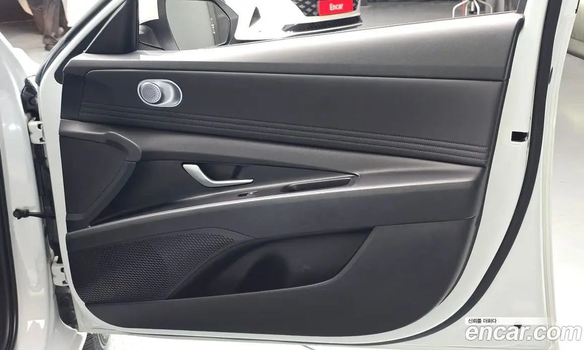 Hyundai Avante 2023 1.6 автомат (гидро), фото 15