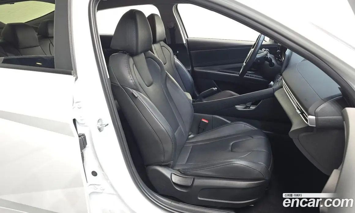 Hyundai Avante 2023 1.6 автомат (гидро), фото 16