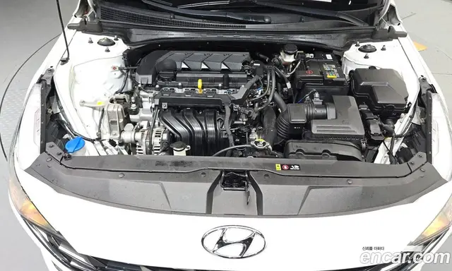 Hyundai Avante 2023 1.6 автомат (гидро), миниатюра 6