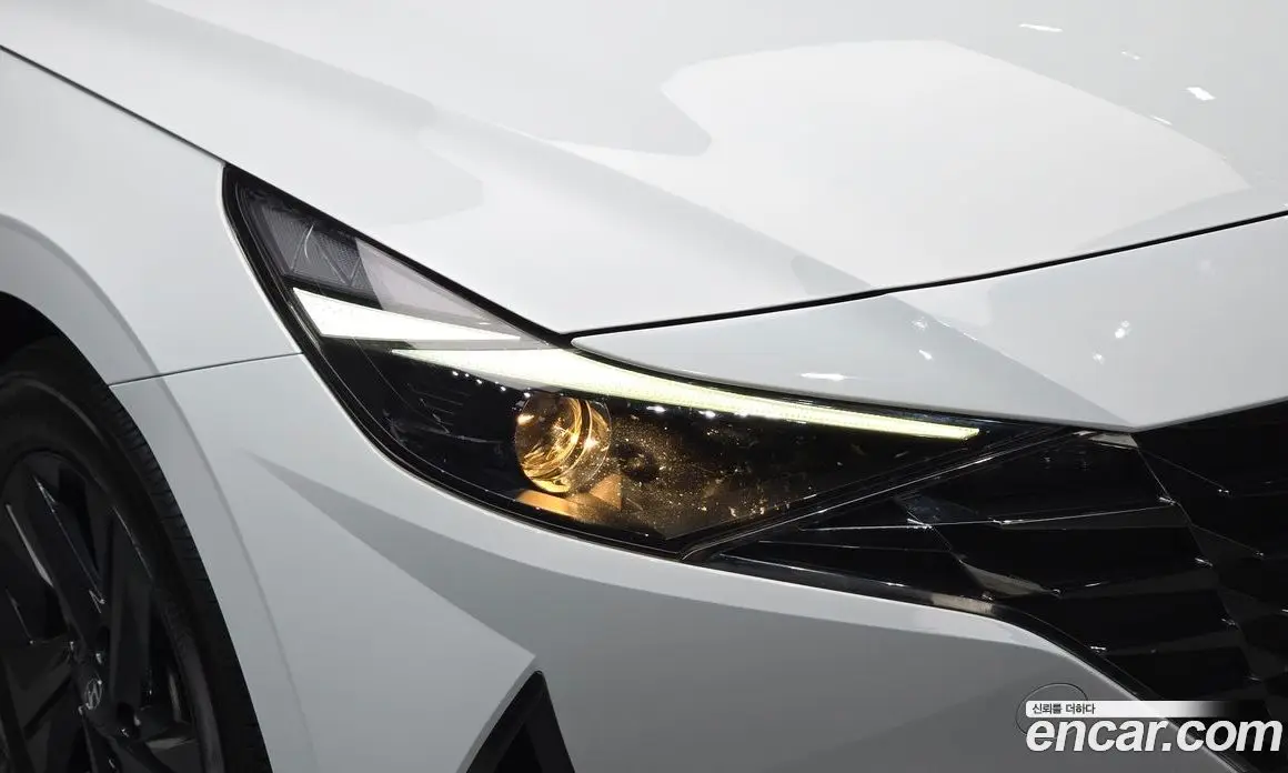 Hyundai Avante 2023 1.6 автомат (гидро), фото 8