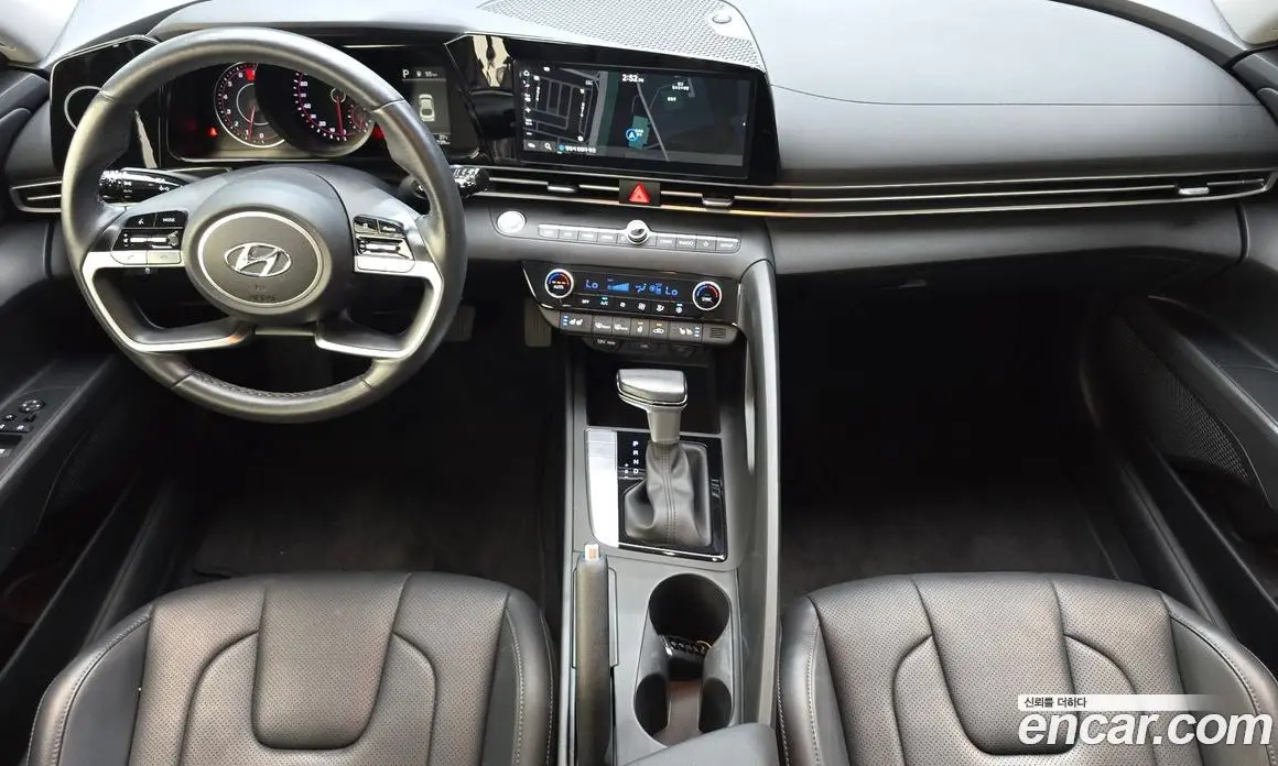 Hyundai Avante 2023 1.6 автомат (гидро), фото 10