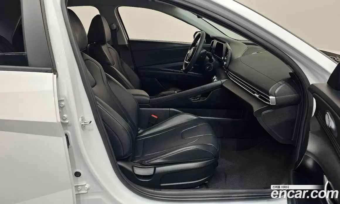 Hyundai Avante 2024 1.6 автомат (гидро), фото 16