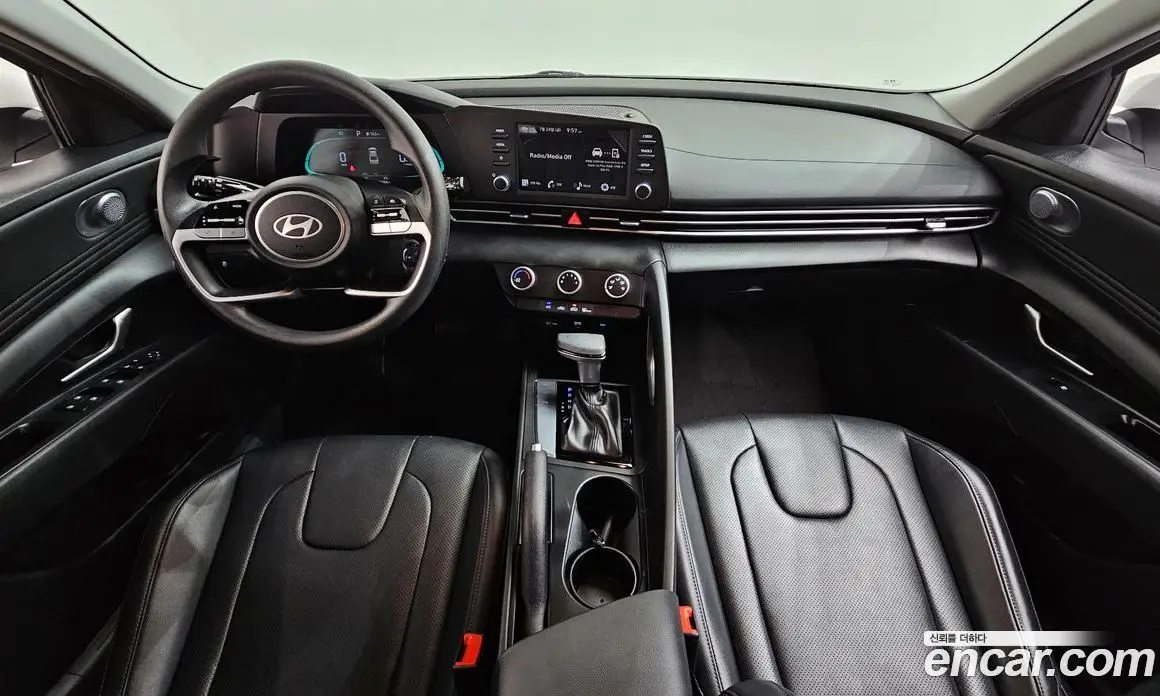 Hyundai Avante 2024 1.6 автомат (гидро), фото 10