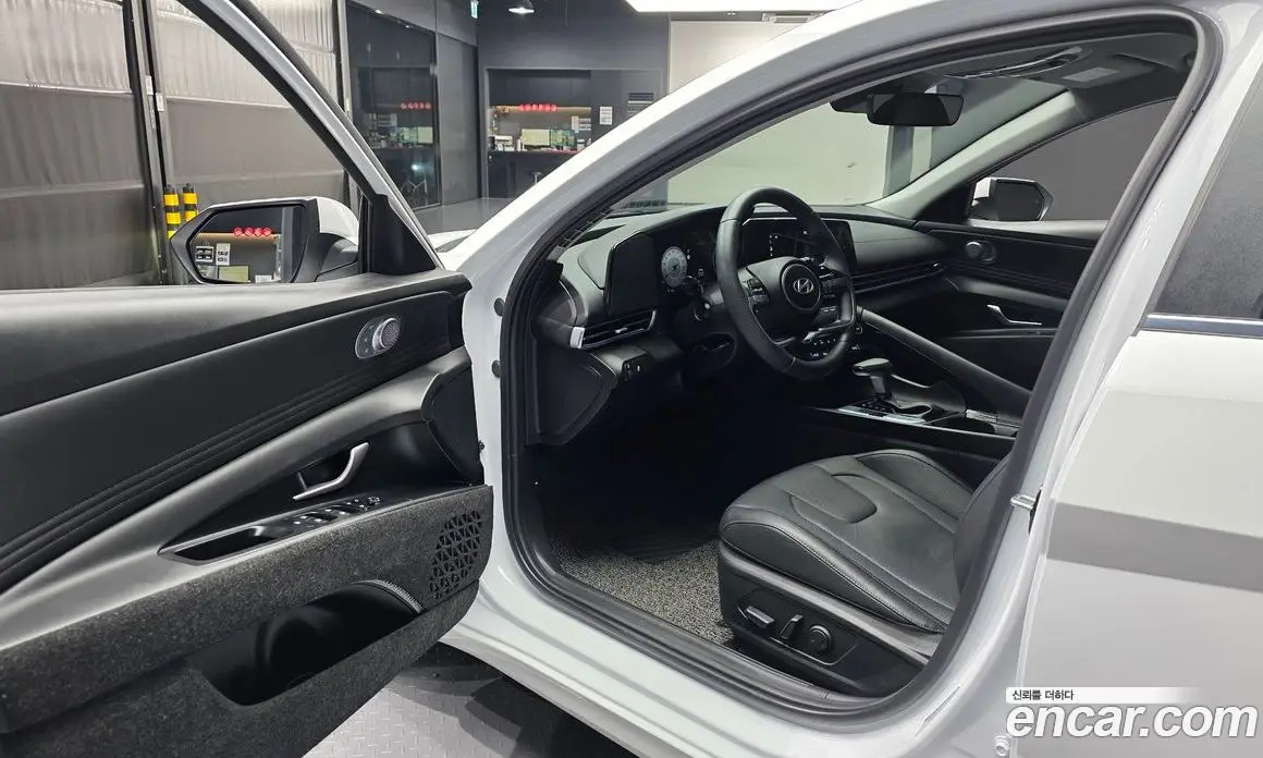 Hyundai Avante 2025 1.6 автомат (гидро), фото 13