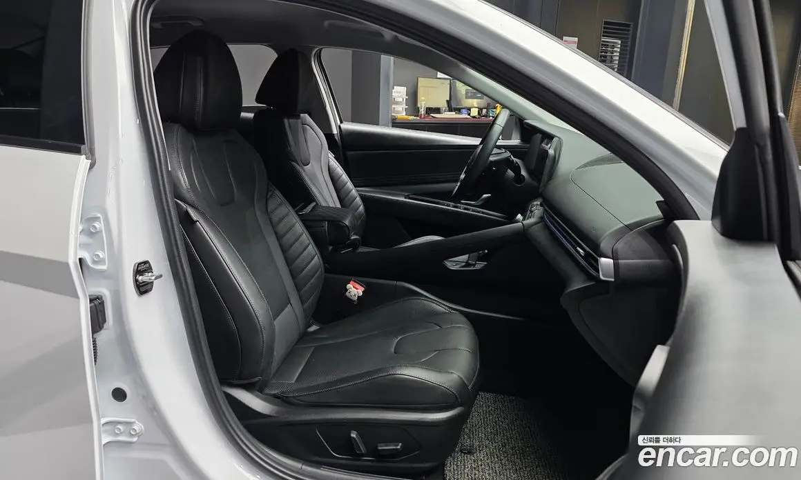 Hyundai Avante 2025 1.6 автомат (гидро), фото 17