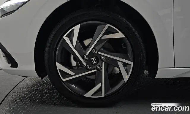 Hyundai Avante 2026 1.6 автомат (гидро), миниатюра 4