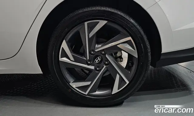 Hyundai Avante 2026 1.6 автомат (гидро), миниатюра 6