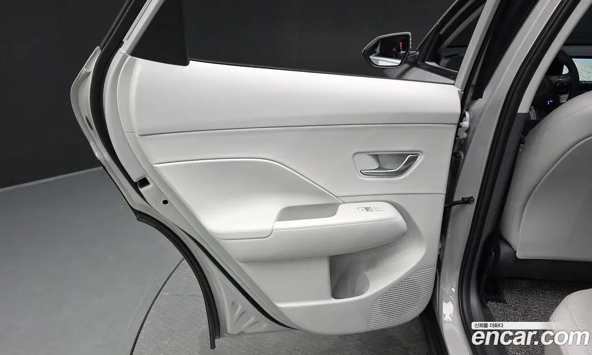 Hyundai Kona 2025 1.6 автомат (гидро), фото 14
