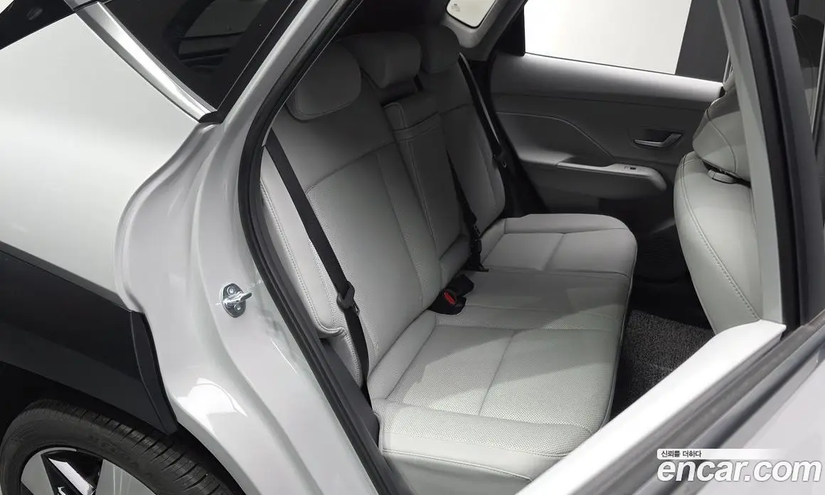 Hyundai Kona 2025 1.6 автомат (гидро), фото 17