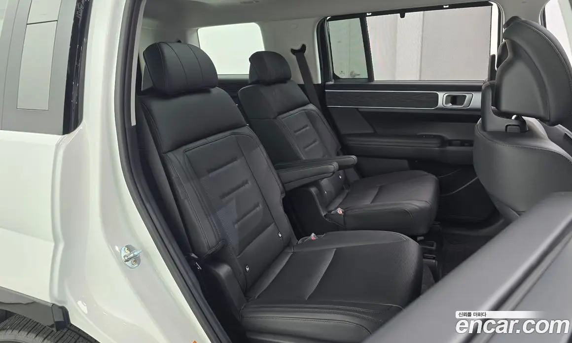 Hyundai Santa Fe 2024 1.6 автомат (гидро), фото 17