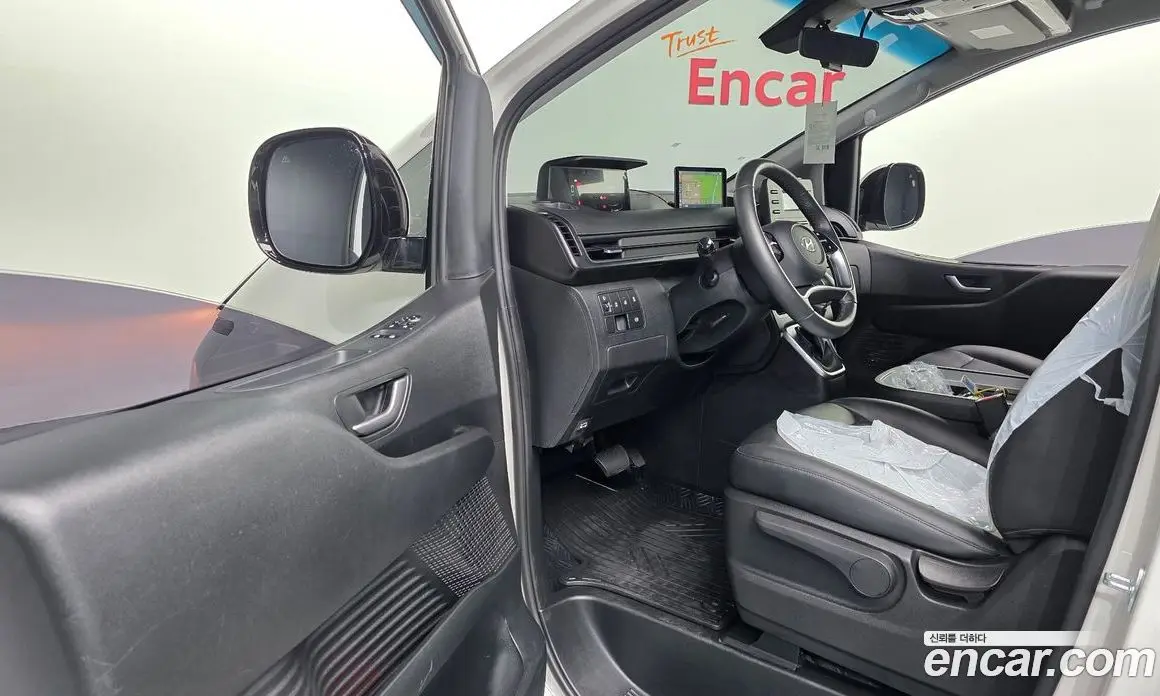 Hyundai Staria 2022 2.2 автомат (гидро), фото 13