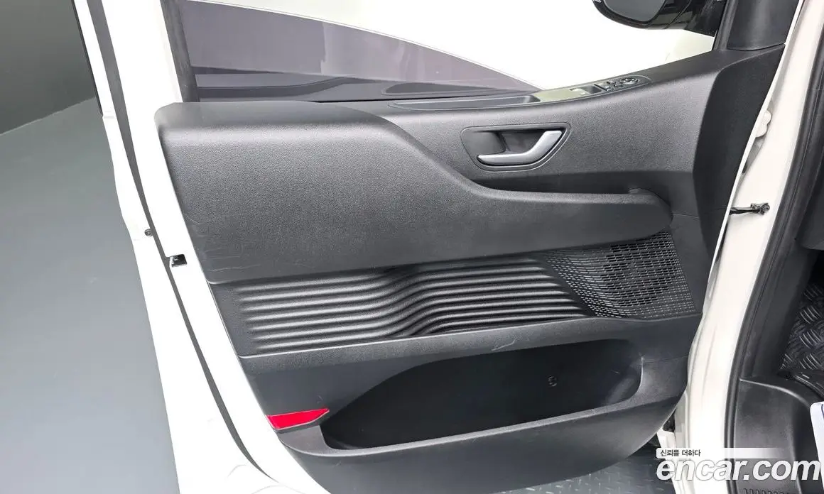 Hyundai Staria 2022 2.2 автомат (гидро), фото 14