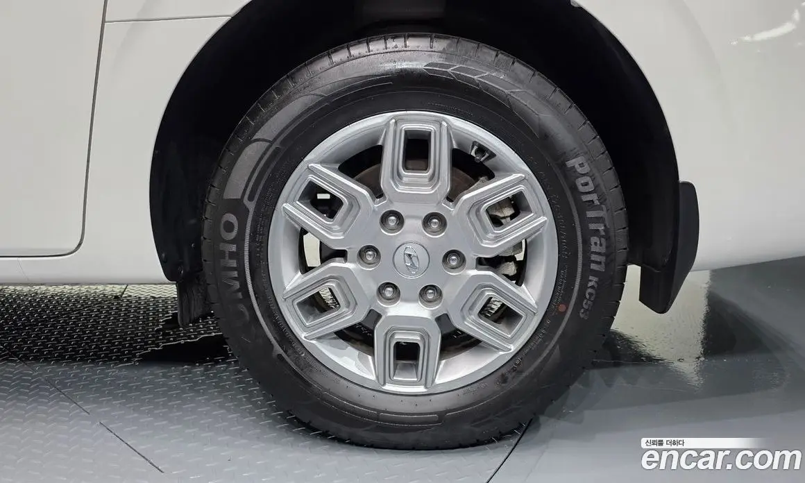 Hyundai Staria 2022 2.2 автомат (гидро), фото 7