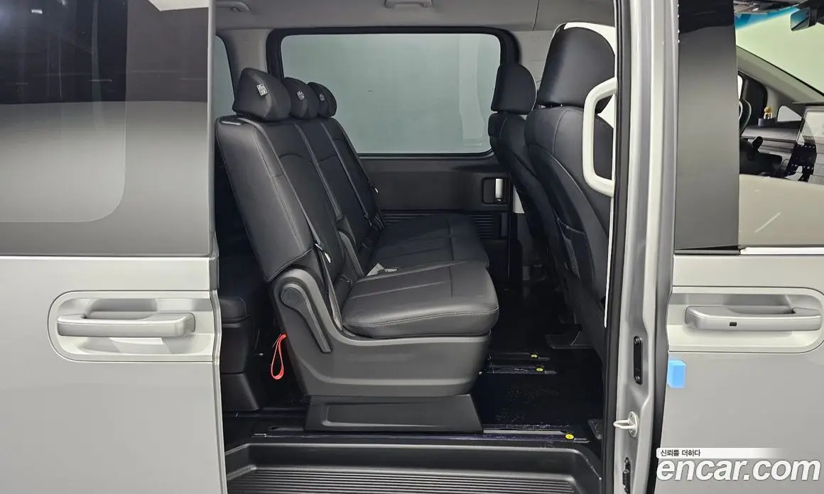 Hyundai Staria 2024 2.2 автомат (гидро), фото 11
