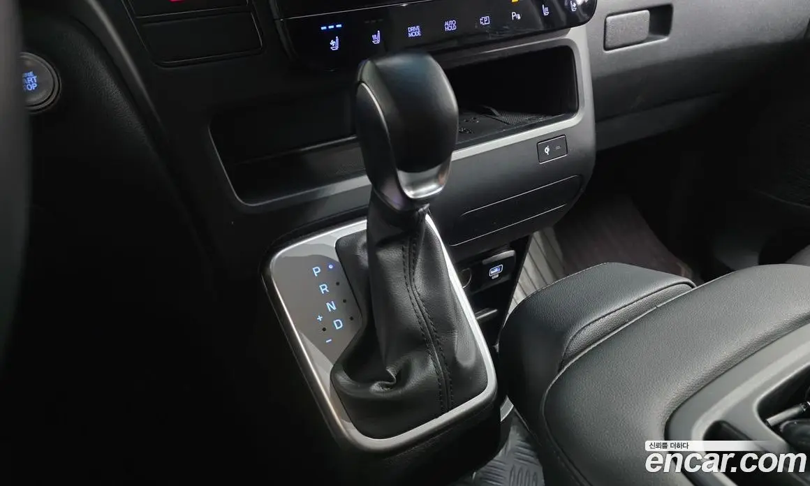 Hyundai Staria 2025 2.2 автомат (гидро), фото 12
