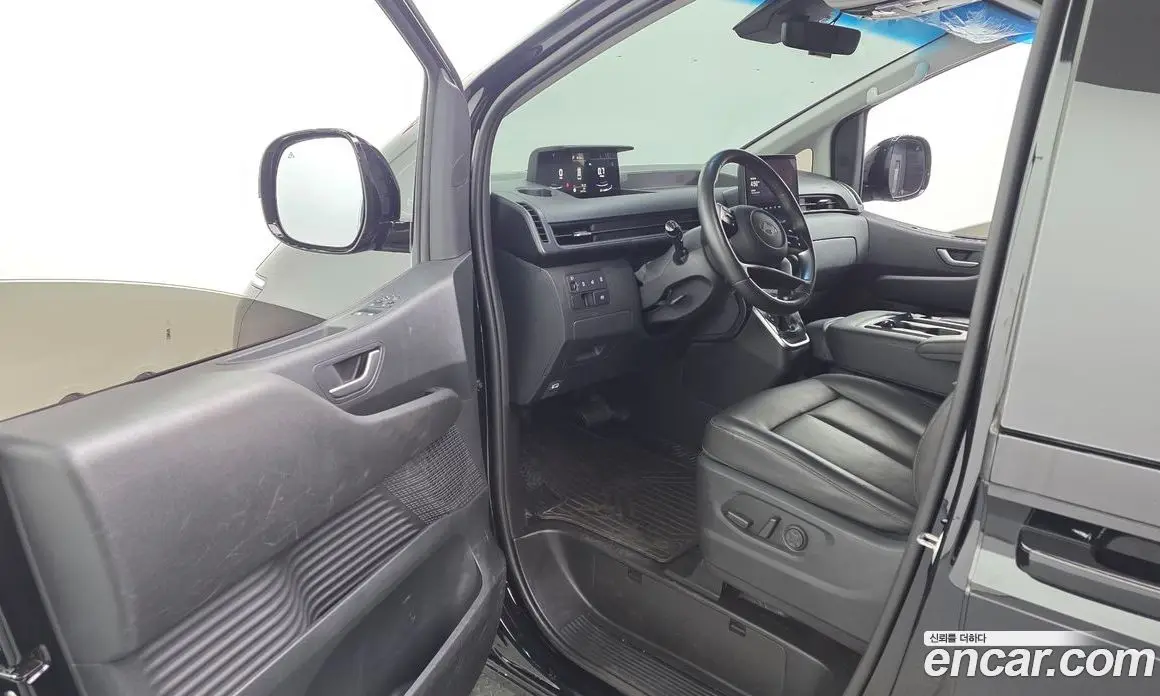 Hyundai Staria 2025 2.2 автомат (гидро), фото 13