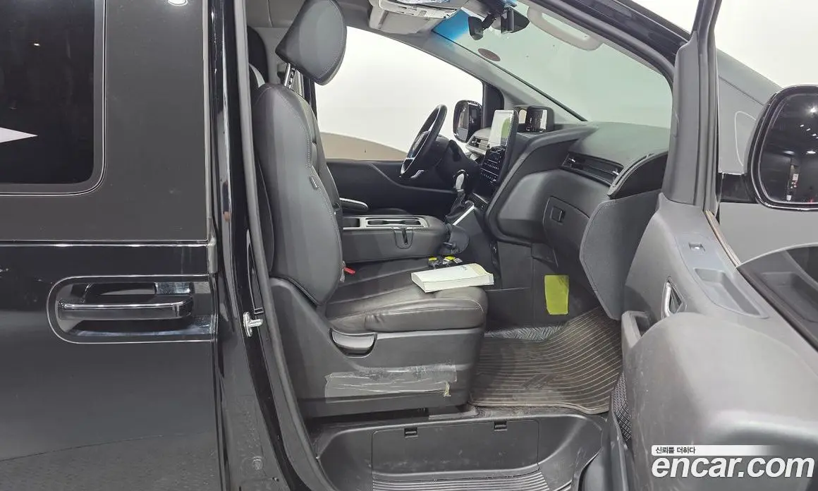 Hyundai Staria 2025 2.2 автомат (гидро), фото 16