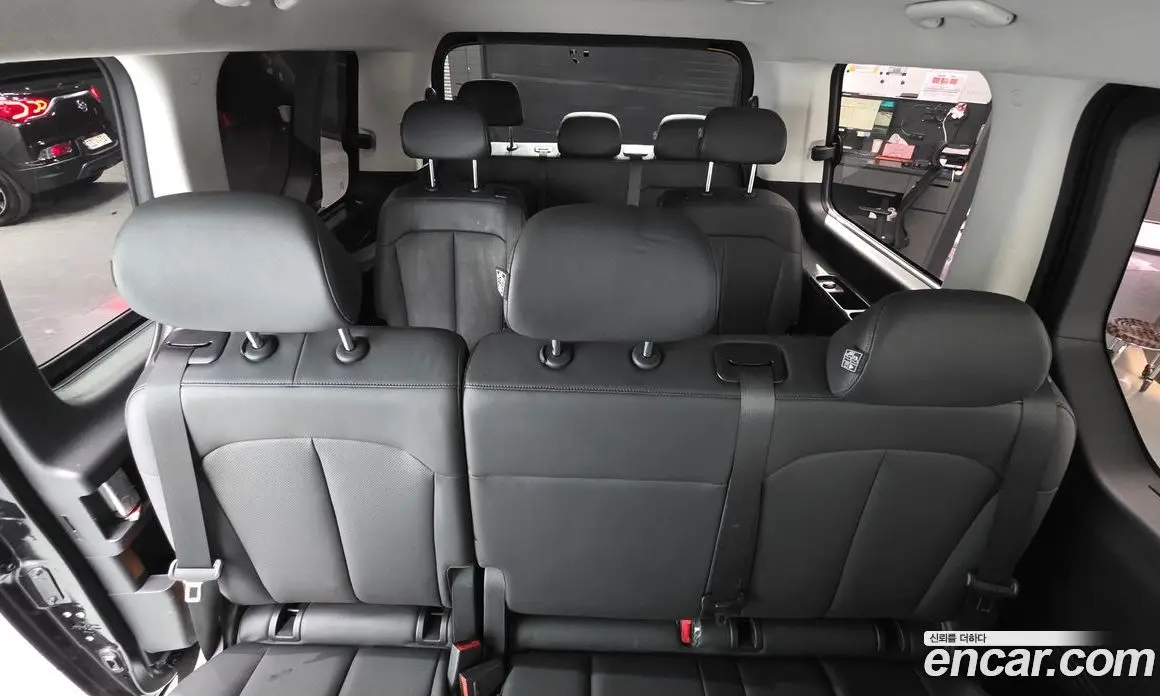 Hyundai Staria 2025 2.2 автомат (гидро), фото 17