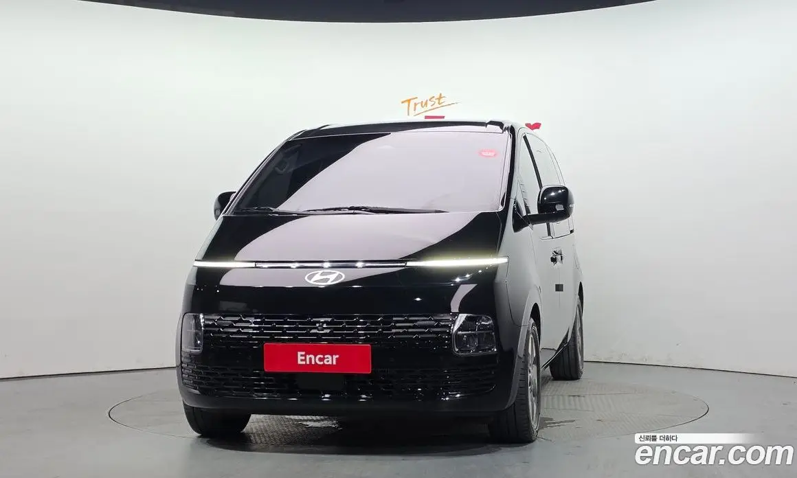 Hyundai Staria 2025 2.2 автомат (гидро), фото 3