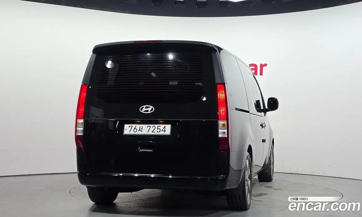 Hyundai Staria 2025 2.2 автомат (гидро), фото 4