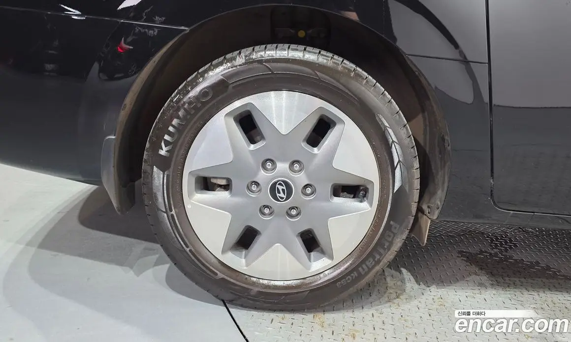 Hyundai Staria 2025 2.2 автомат (гидро), фото 5