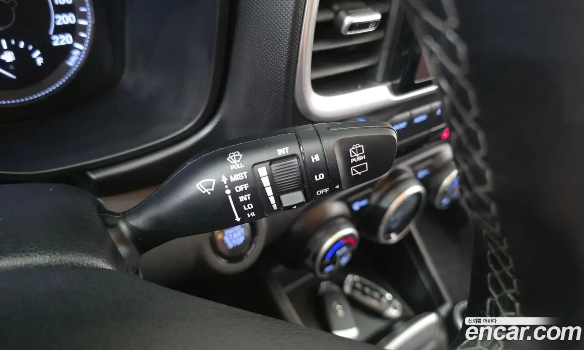 Hyundai Venue 2020 1.6 автомат (гидро), фото 26