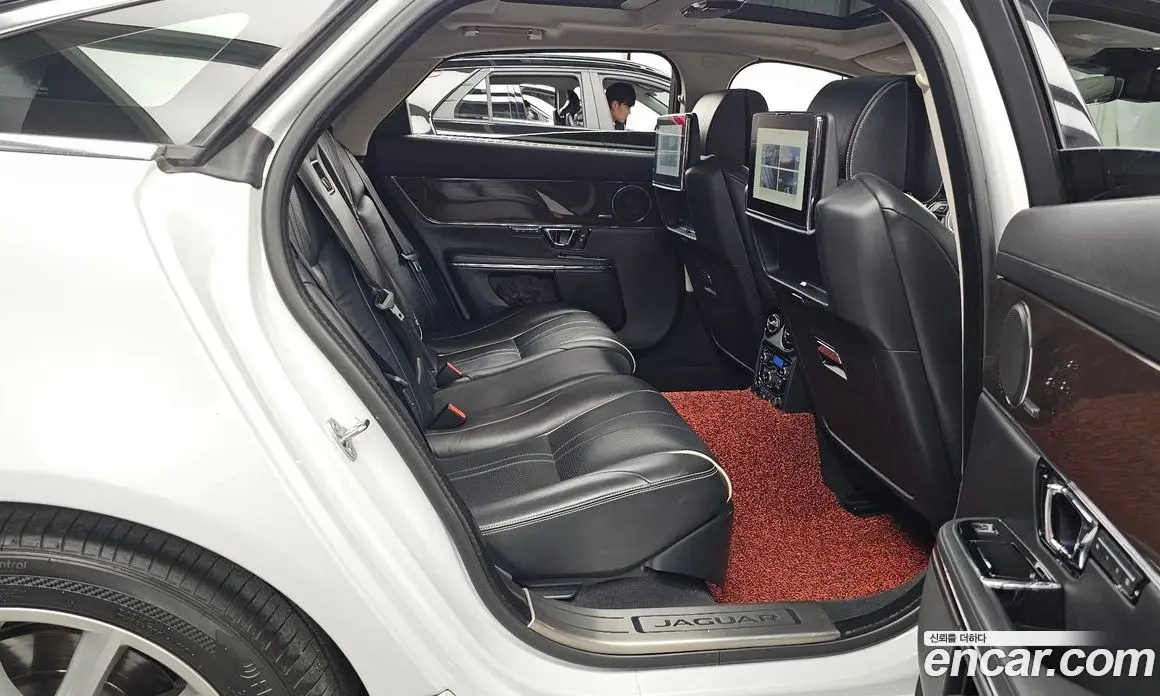 Jaguar XJ 2018 3.0 автомат (гидро), фото 18
