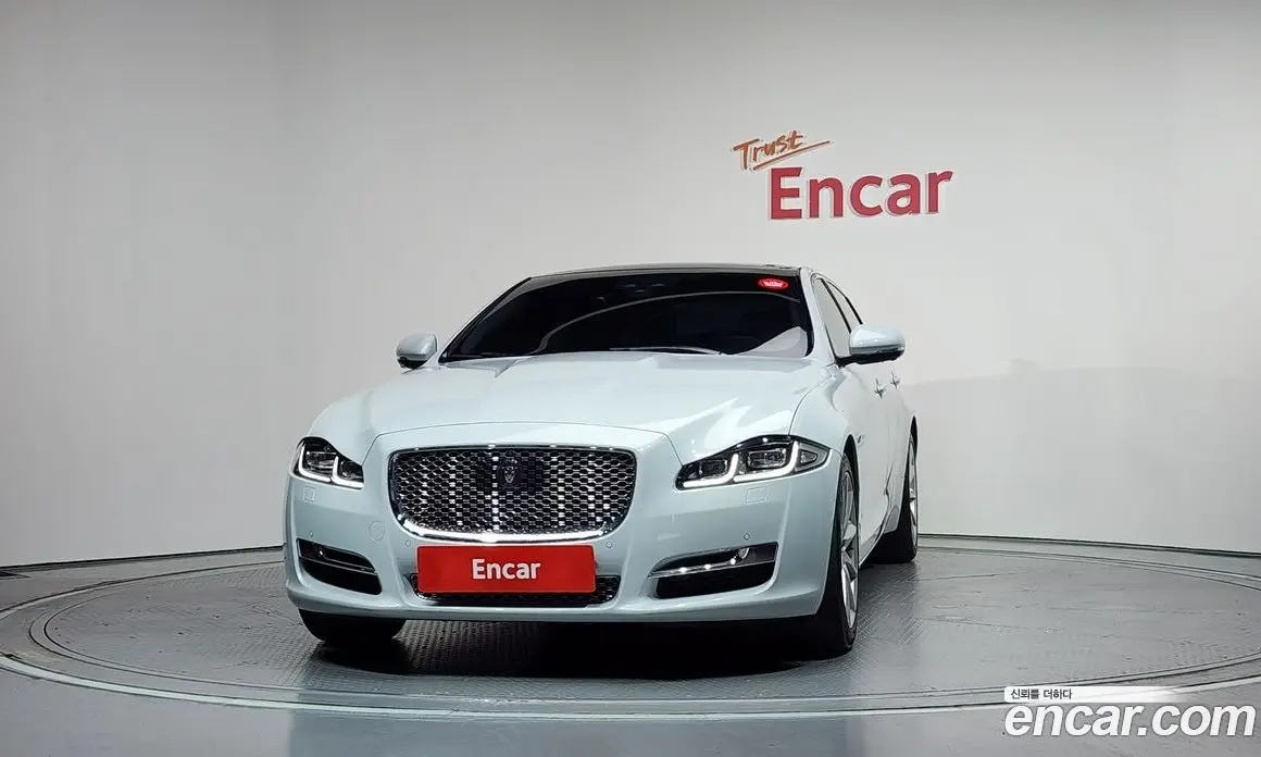 Jaguar XJ 2018 3.0 автомат (гидро), фото 3