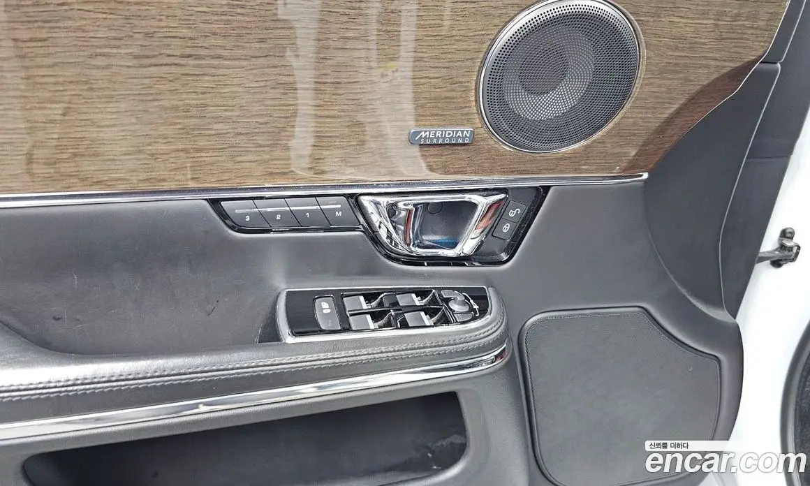 Jaguar XJ 2018 3.0 автомат (гидро), фото 36