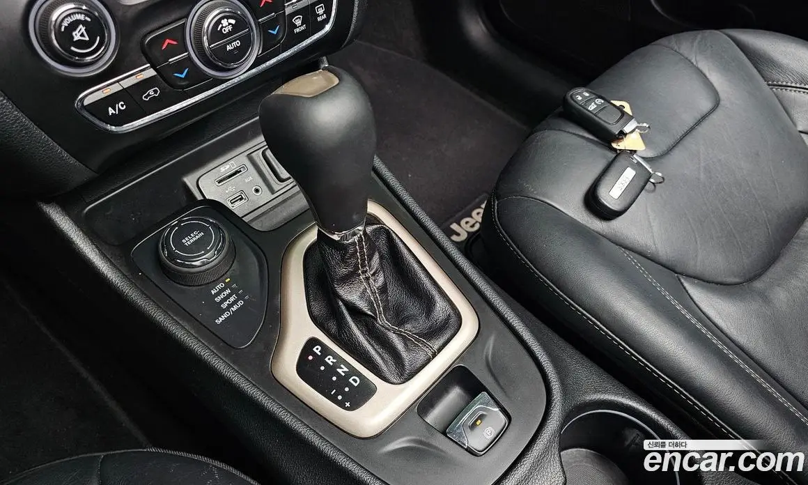 Jeep Cherokee 2015 2.4 автомат (гидро), фото 11