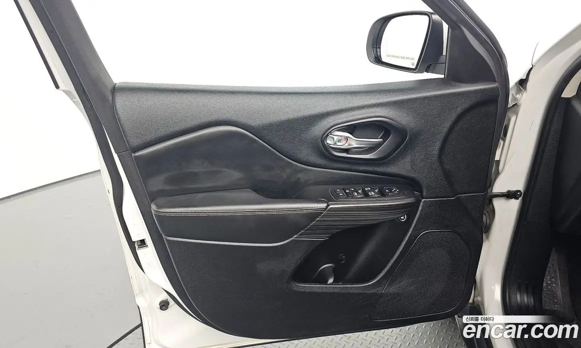 Jeep Cherokee 2015 2.4 автомат (гидро), фото 13