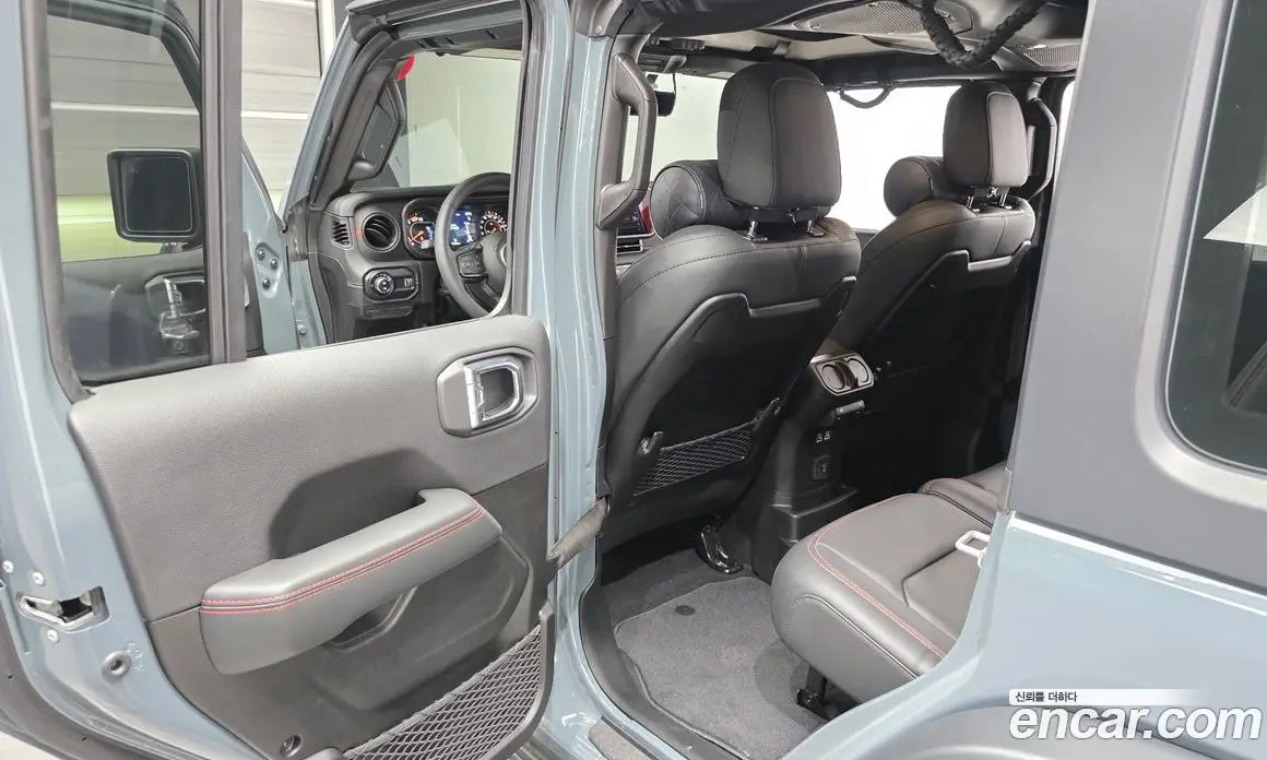 Jeep Wrangler 2025 2.0 автомат (гидро), фото 11