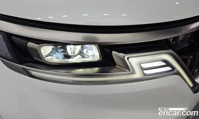 Kia Carnival 2022 2.2 автомат (гидро), миниатюра 8