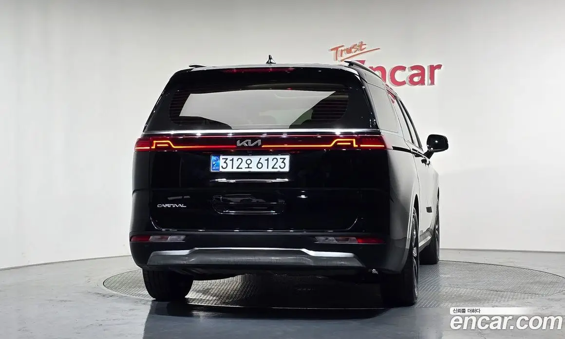 Kia Carnival 2023 2.2 автомат (гидро), фото 4