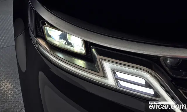 Kia Carnival 2023 2.2 автомат (гидро), миниатюра 8