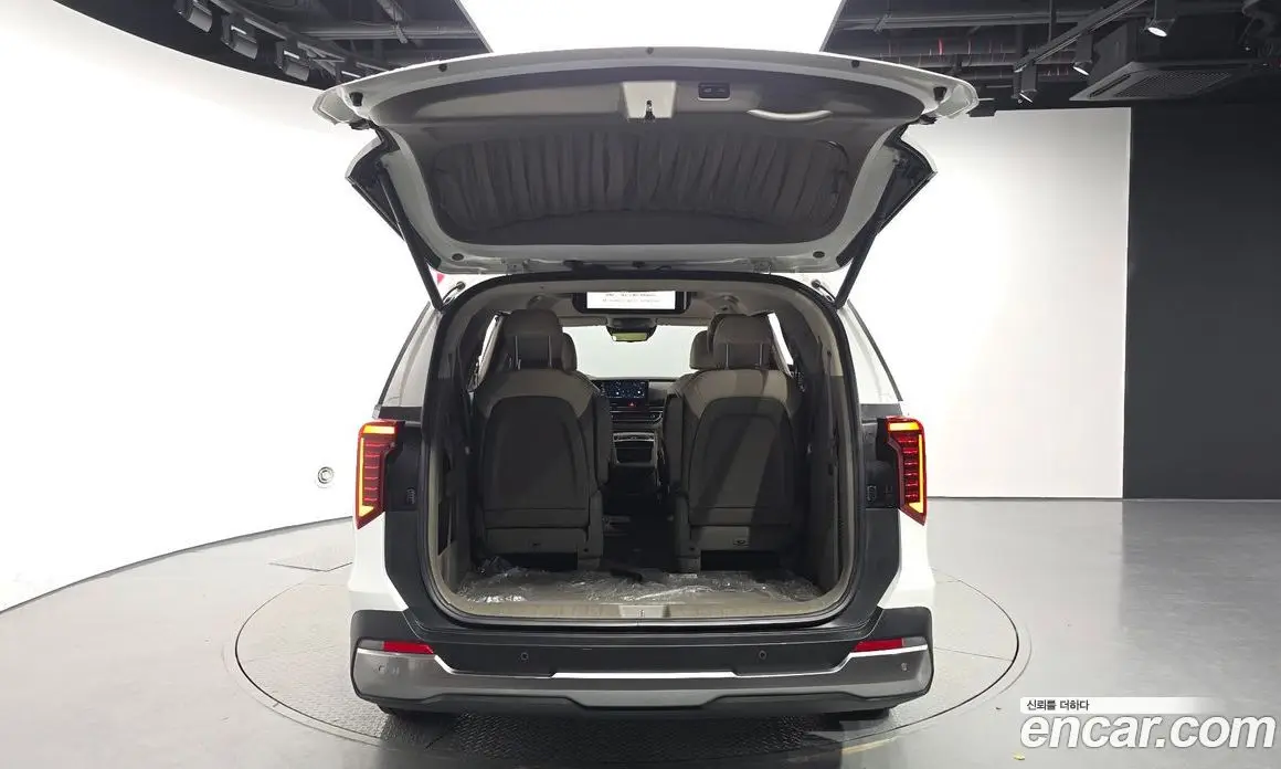 Kia Carnival 2024 1.6 автомат (гидро), фото 20
