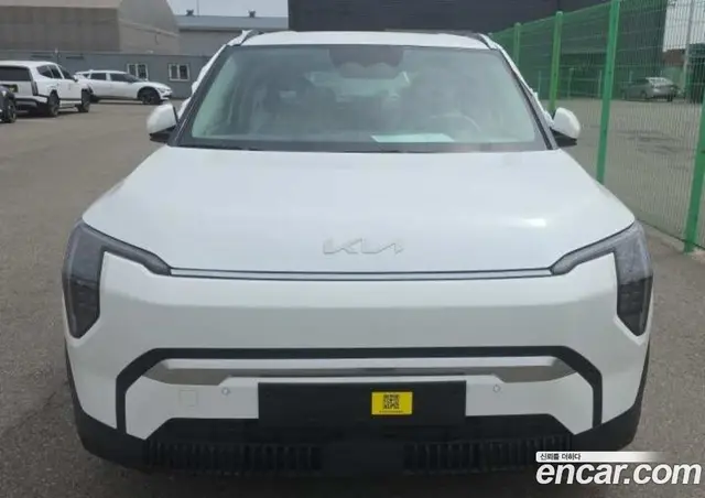 Kia EV3 2026 1.0 автомат (гидро), миниатюра 2