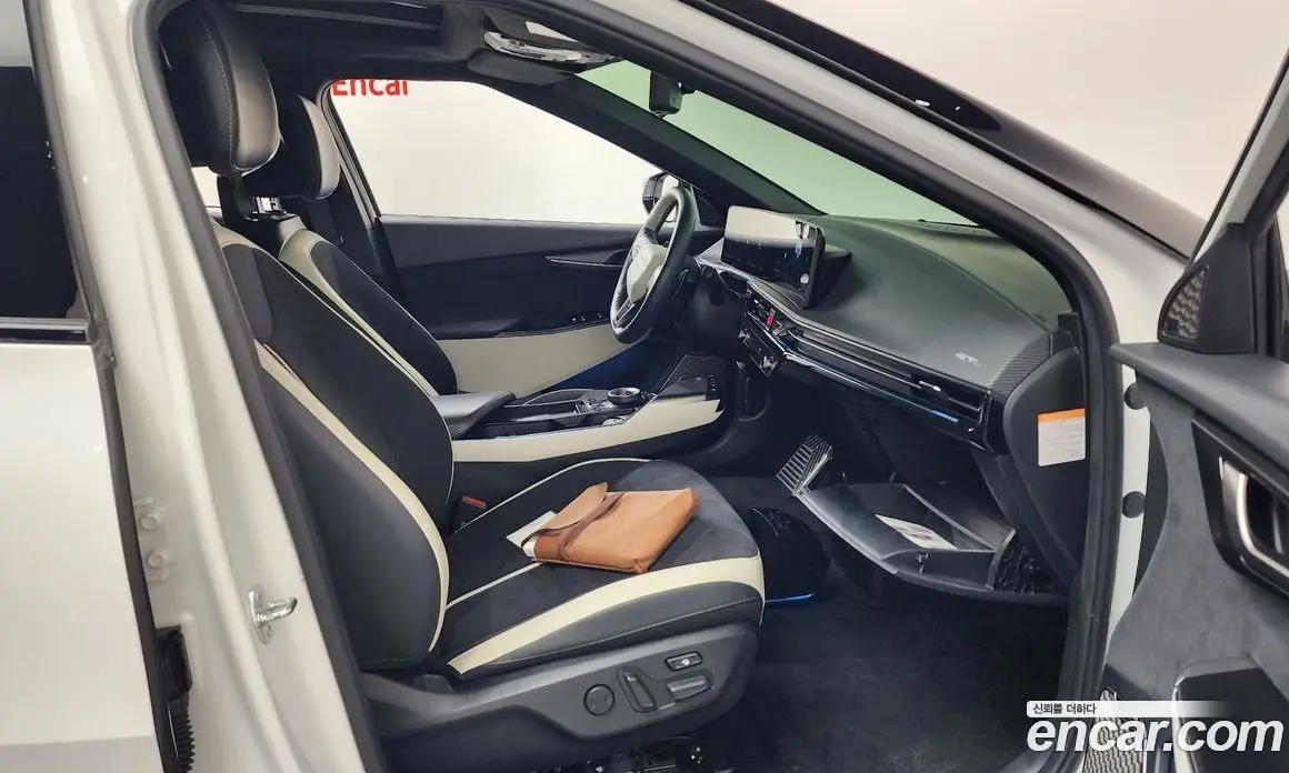 Kia EV6 2024 0.1 автомат (гидро), фото 16