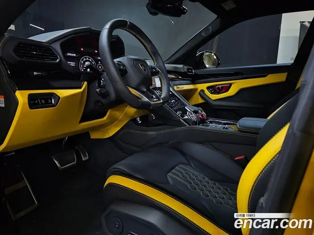 Lamborghini Urus 2024 4.0 автомат (гидро), миниатюра 8