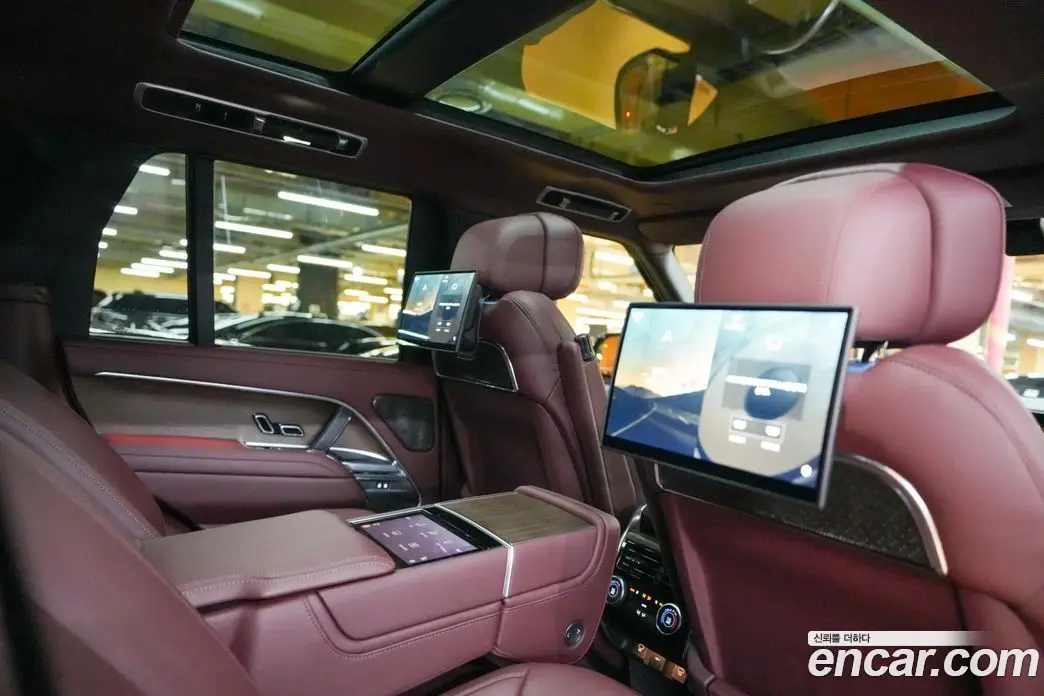 Land Rover Range Rover 2024 4.4 автомат (гидро), фото 13