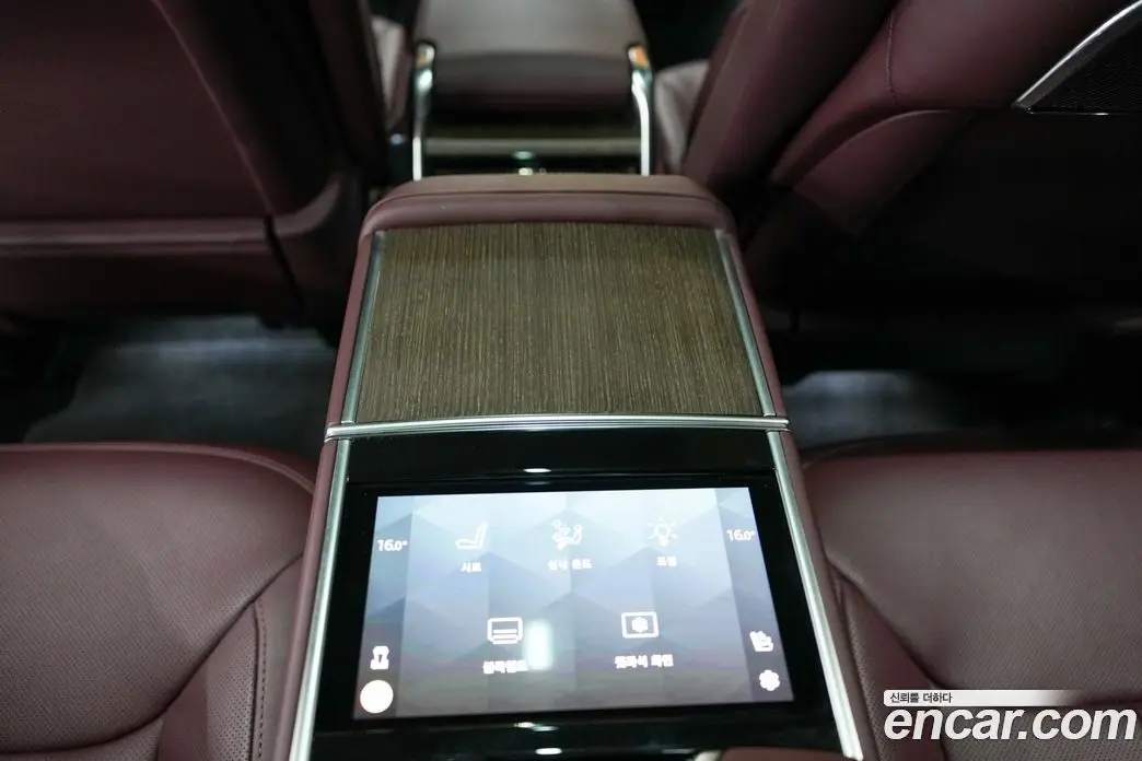Land Rover Range Rover 2024 4.4 автомат (гидро), фото 15