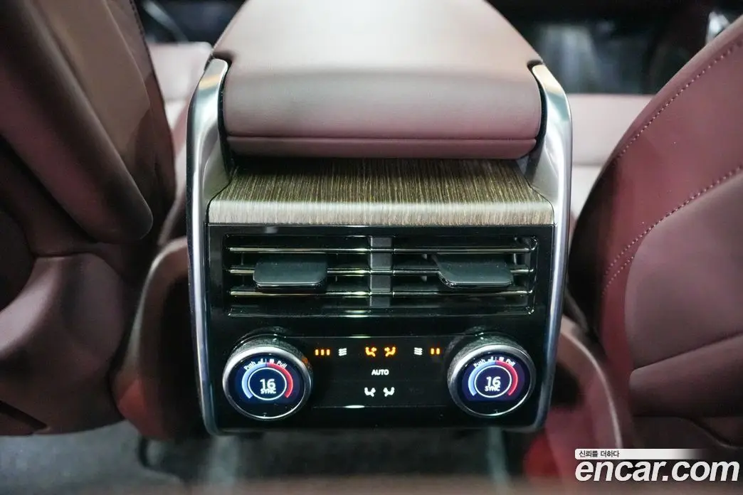 Land Rover Range Rover 2024 4.4 автомат (гидро), фото 16