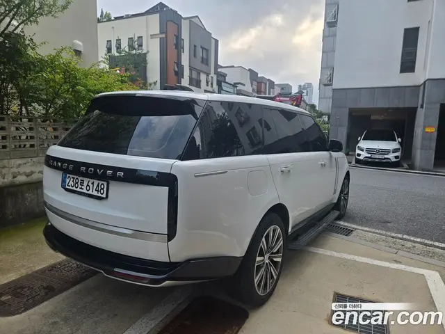Land Rover Range Rover 2024 4.4 автомат (гидро), миниатюра 4