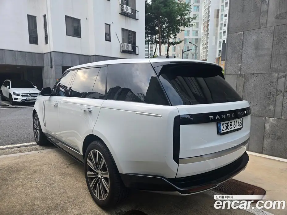 Land Rover Range Rover 2024 4.4 автомат (гидро), фото 6