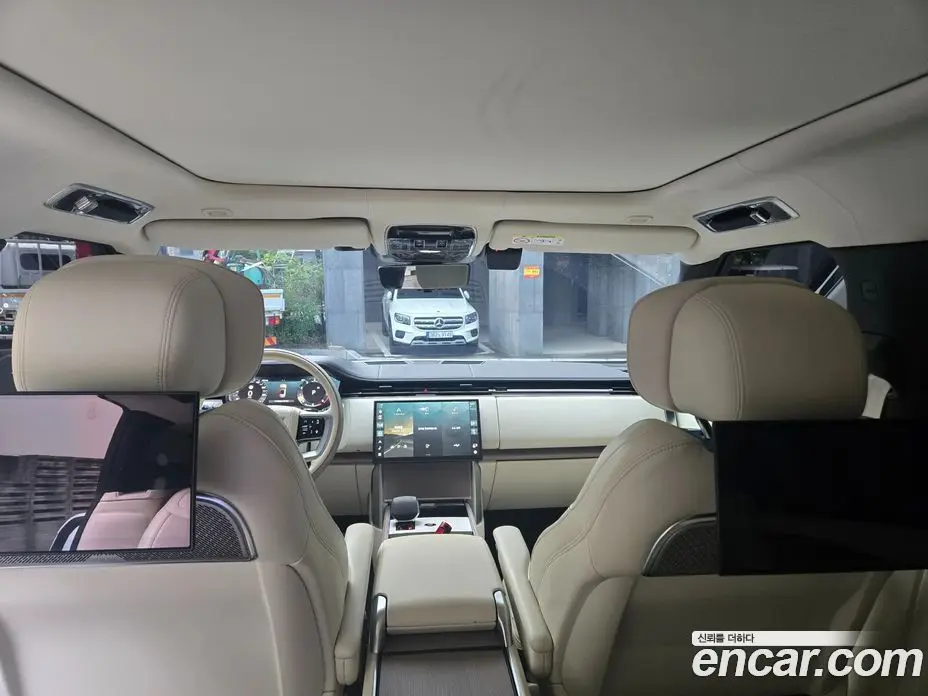 Land Rover Range Rover 2024 4.4 автомат (гидро), фото 8