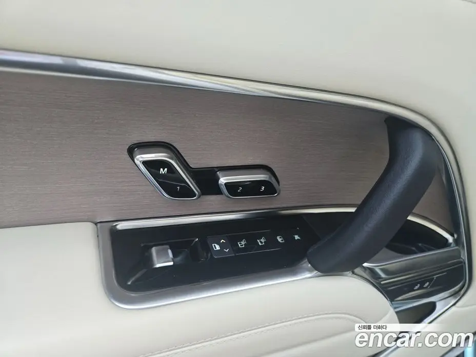 Land Rover Range Rover 2024 4.4 автомат (гидро), фото 9