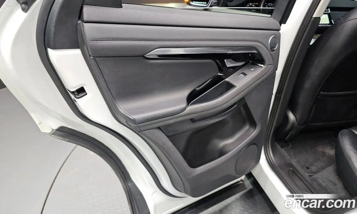 Land Rover Range Rover Evoque 2020 2.0 автомат (гидро), фото 15