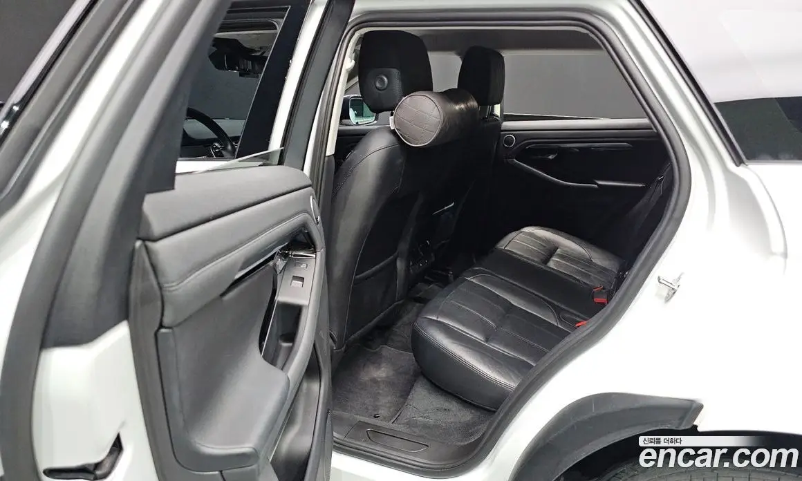 Land Rover Range Rover Evoque 2020 2.0 автомат (гидро), фото 25