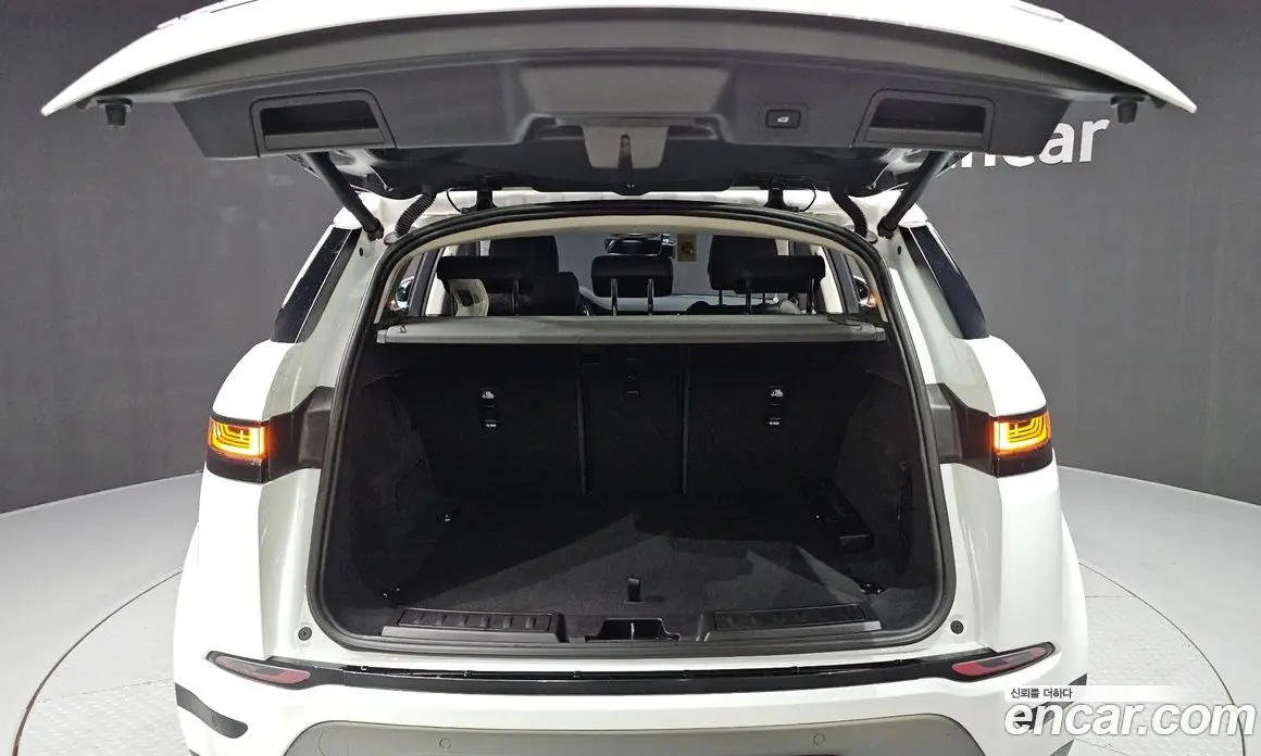 Land Rover Range Rover Evoque 2020 2.0 автомат (гидро), фото 26