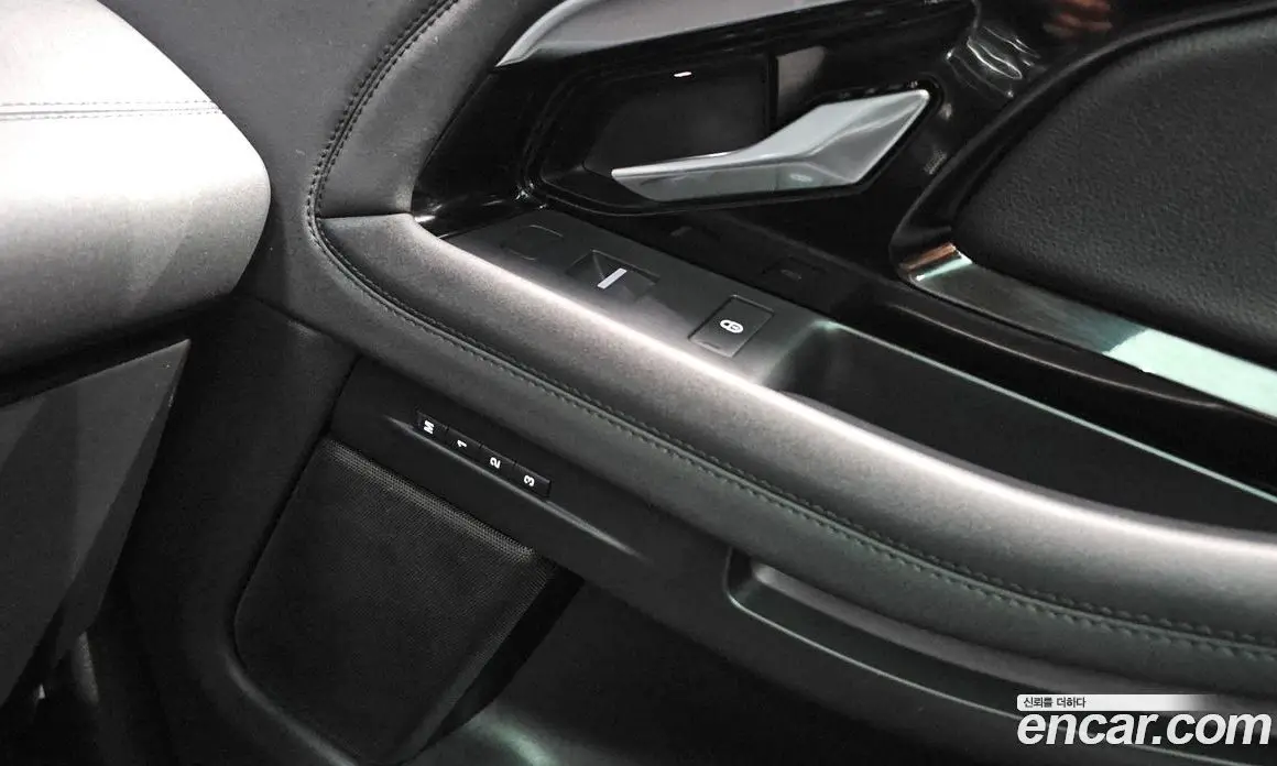 Land Rover Range Rover Evoque 2020 2.0 автомат (гидро), фото 29